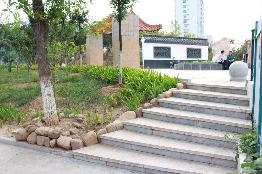 鳳城路游園